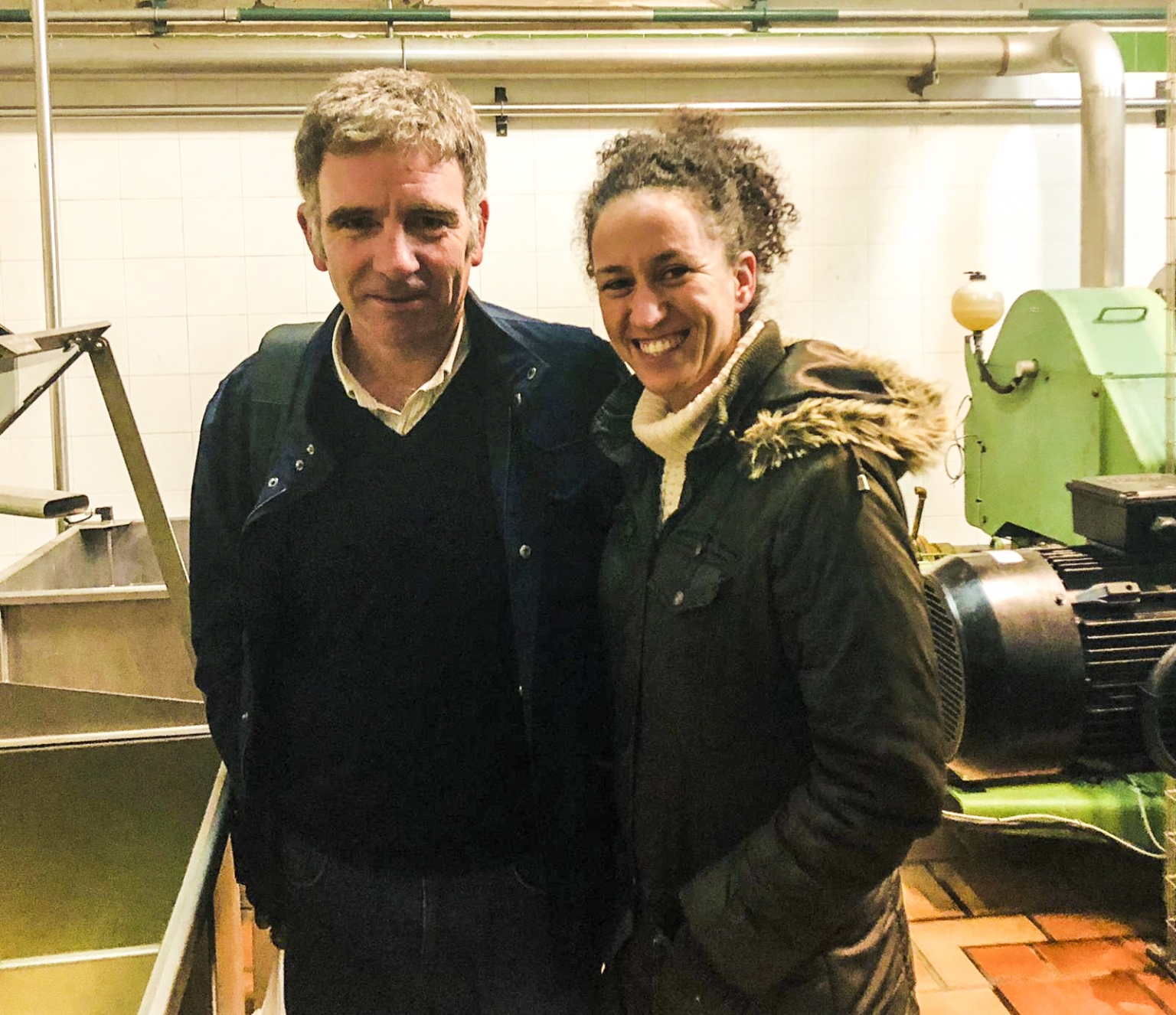 José María Penco, Director de AEMO y Almudena Martín, gerente de la Finca Ecológica Cortijo Las Monjas en Mondrón, Periana, Málaga, Axarquía, Andalucía