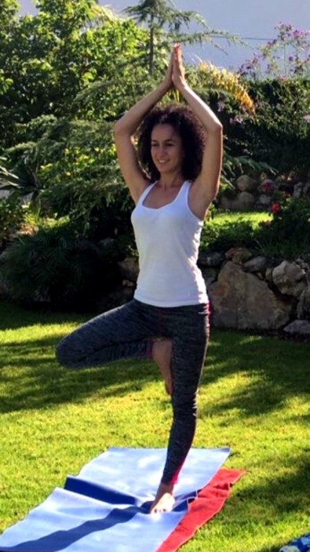 Retiros y clases de yoga en los jardines de Cortijo Las Monjas en las montañas de Málaga. Andalucia