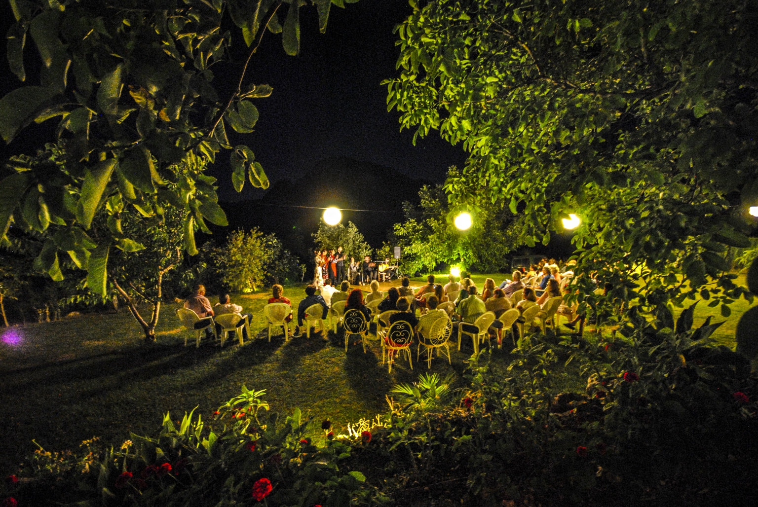 Fiesta - Noche Flamenca en los jardines de Cortijo Las Monjas. Flamenco auténtico en un escenario natural precioso. Axarquía, Periana, Interior de la Costa del So, Málaga, Andalucía