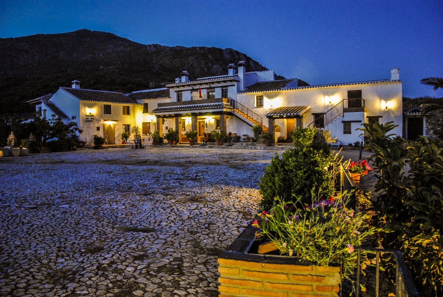 Era de Cortijo Las Monjas. Espacio de trabajo donde se separaba el grano de la paja mediante medios mecánicos, manuales y el la ayuda de animales, como caballos, mulos, burros