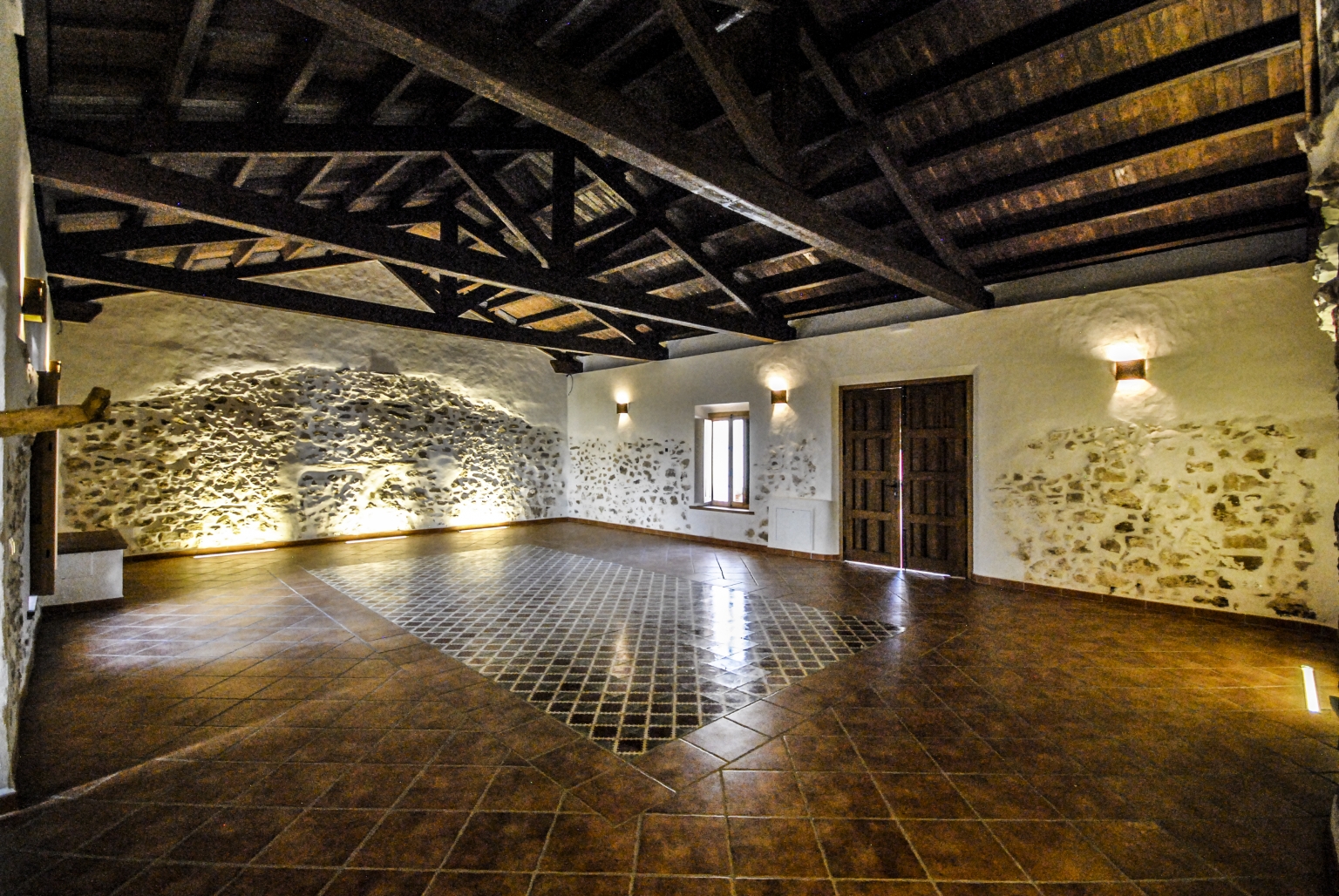 Sala tinao en Cortijo Las Monjas, un espacio único, diferente y exclusivo en las instalaciones de Cortijo Las Monjas, para la realización de actividades de cualquier tipo, deportivas, culturales, retiros, reuniones, eventos, celebraciones, presentaciones, etc